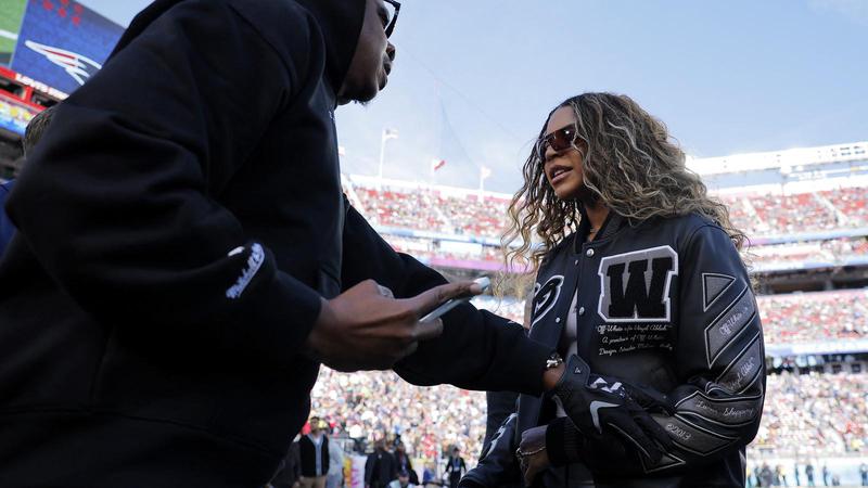 Blue Ivy je doslovno mamina kopija - tata Jay-Z ju je tradicionalno doveo na Super Bowl