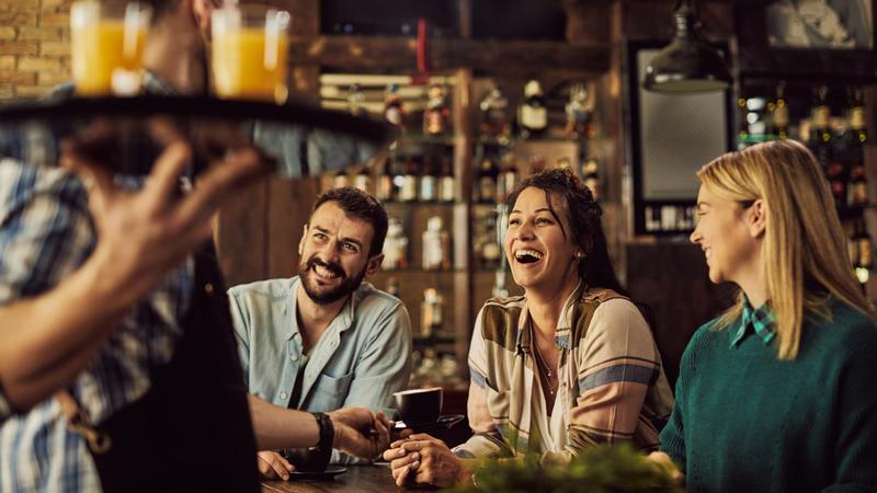 Mama priznala da je prvi sinov ro&dstrok;endan proslavila dru&zcaron;enjem s prijateljima u kafi&cacute;u