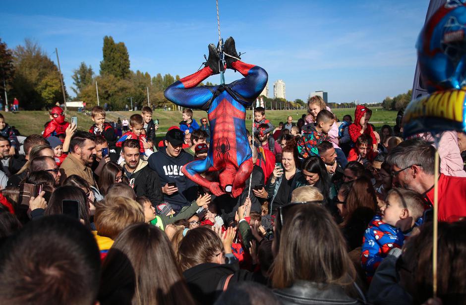 Zagreb: Ispod Hendrixovog mosta održano Spidey druženje u organizaciji vatrogasca Maximiliana Bindernagela  | Author: Zeljko Lukunic/PIXSELL