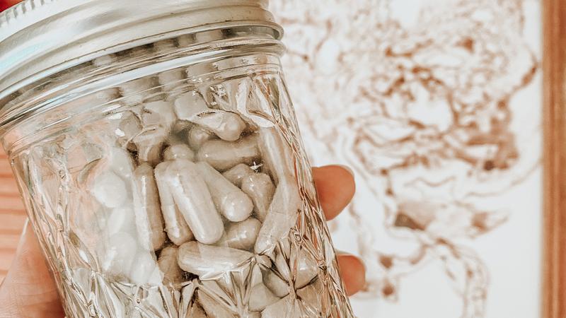 Posteljica se mo&zcaron;e spremiti u kapsule? Evo koliko od tog ima koristi i koji su rizici