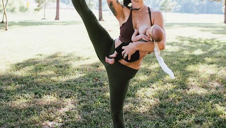 Carlee Benear joga dojenje