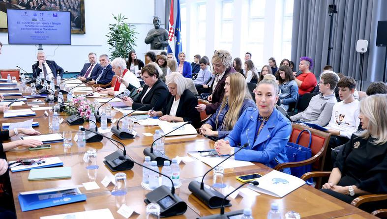 Zagreb: 15. susret djece sa saborskim zastupnicima